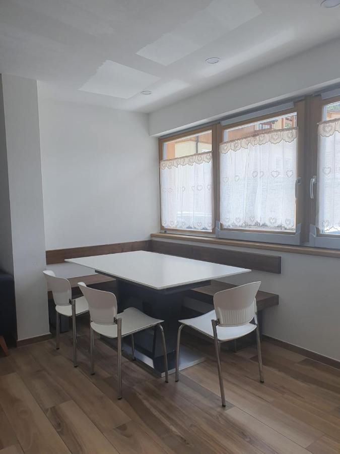 Ciasa De Rosa Apartment Pozza di Fassa Bagian luar foto